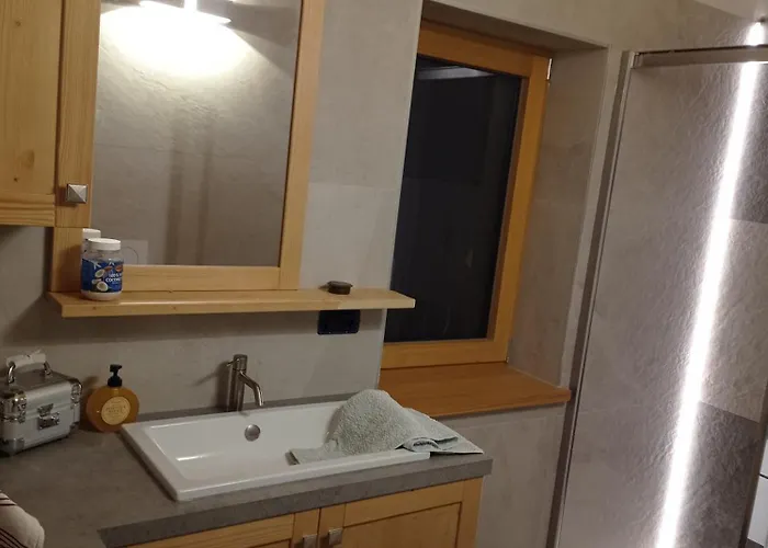 Cesa Ines Apartmán *